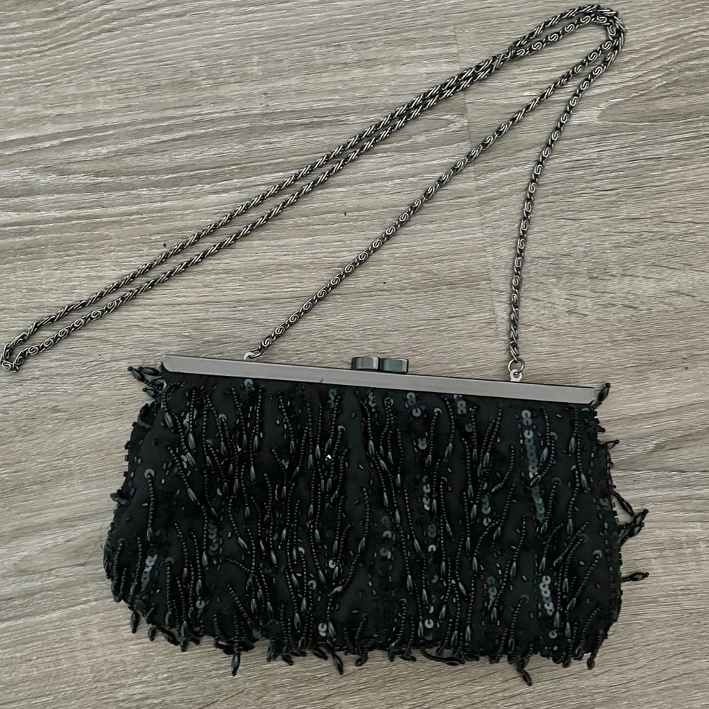 ❤️ Cache Black Beaded Clutch with Long Chain